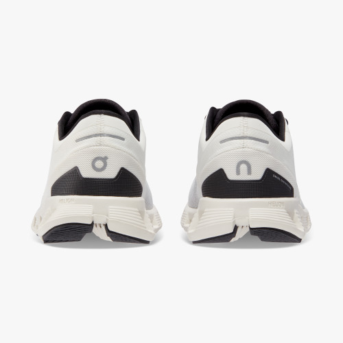 On Cloud Shoes Canada Women's Cloud X 3-White | Black