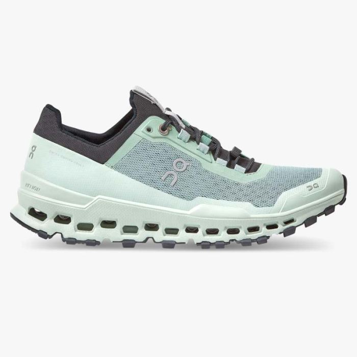 Trail Running : On Cloud Shoes Canada Online Shop | Free Delivery & Returns